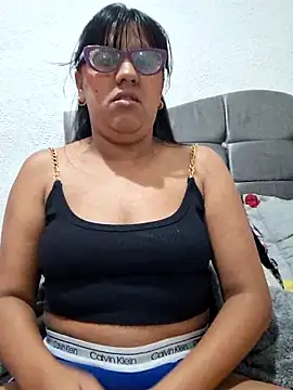 Snapshot of ZaidaWet chatting on February 19, 2026, 12:13 pm ZaidaWet online show from February 19, 2026, 12:13 pm