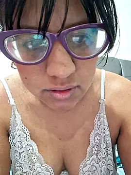 Snapshot of ZaidaWet chatting on October 15, 2025, 12:02 pm ZaidaWet online show from October 15, 2025, 12:02 pm