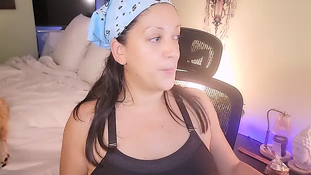 Snapshot of Wonderful_Woman chatting on September 18, 2025, 1:19 am Wonderful Woman online show from September 18, 2025, 1:19 am