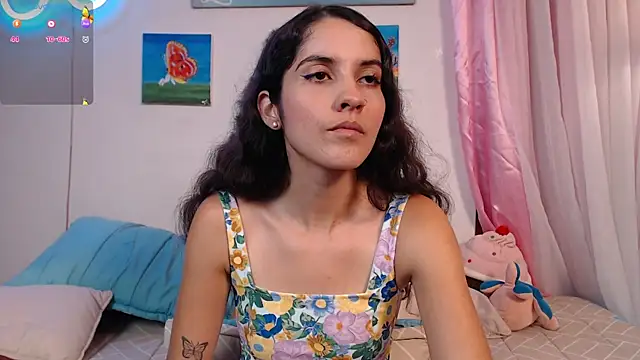 lailypink online show from December 31, 2024, 7:18 pm