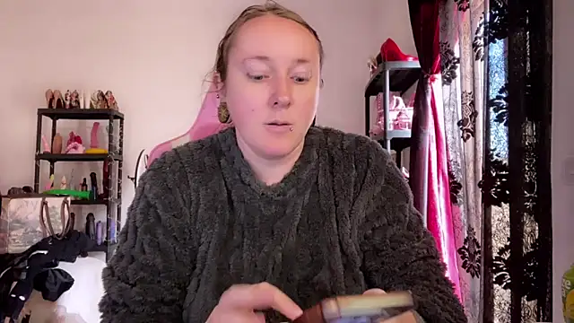 kisicaxx online show from February 26, 2026, 11:54 am