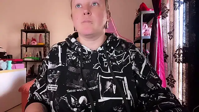 kisicaxx online show from March 18, 2026, 2:41 pm