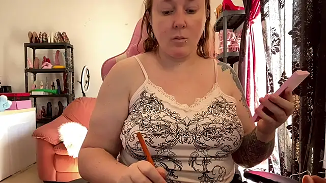 kisicaxx online show from April 8, 2026, 8:27 am