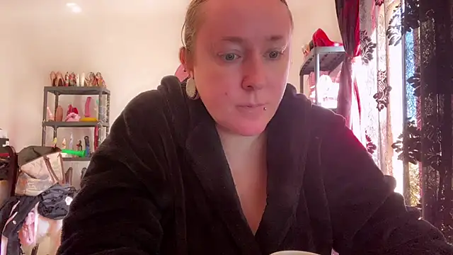 kisicaxx online show from February 24, 2026, 9:21 am