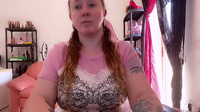 kisicaxx online show from June 4, 2026, 8:30 am
