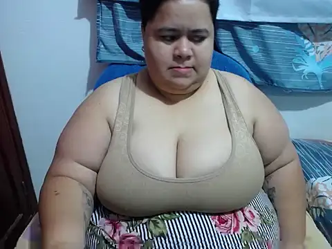 hotlesby4uxxx online show from June 3, 2026, 11:42 pm