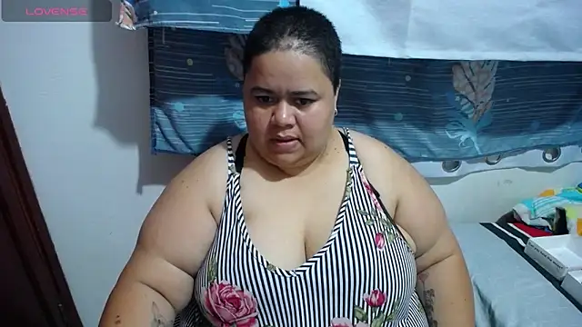 hotlesby4uxxx online show from April 10, 2026, 11:45 pm