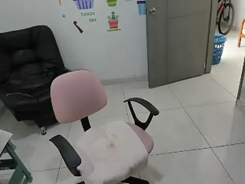 nicoledavis online show from January 18, 2025, 4:42 pm