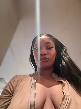 Snapshot of __Nessa__ chatting on October 5, 2025, 11:12 am Nessa online show from October 5, 2025, 11:12 am