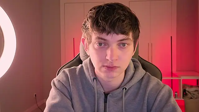 pjatteryd online show from April 17, 2026, 8:33 pm