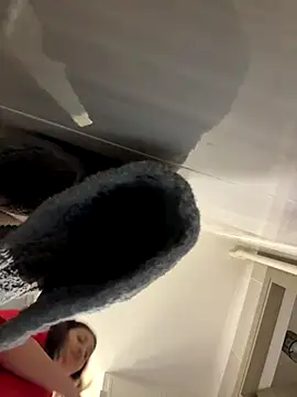 Snapshot of IrisBlues chatting on October 28, 2025, 1:32 pm IrisBlues online show from October 28, 2025, 1:32 pm