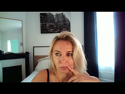 ADreamLady online show from September 19, 2025, 10:52 am