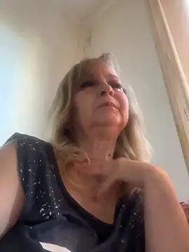 Snapshot of Irina2909@xh chatting on June 1, 2026, 5:29 am Irina2909xh online show from June 1, 2026, 5:29 am