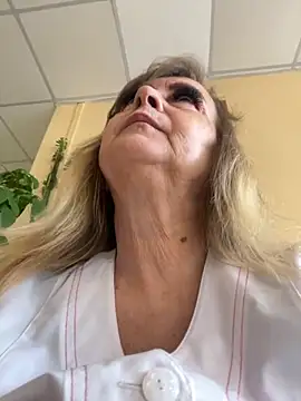 Snapshot of Irina2909@xh chatting on September 18, 2025, 9:01 am Irina2909xh online show from September 18, 2025, 9:01 am