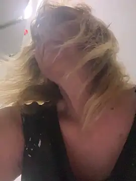 Irina2909xh online show from March 8, 2026, 6:22 pm