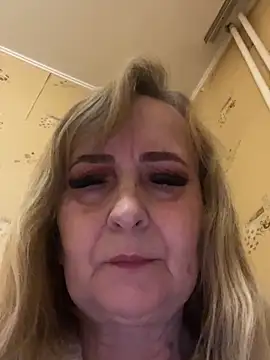 Irina2909xh online show from April 8, 2026, 11:17 pm