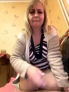 Snapshot of Irina2909@xh chatting on October 4, 2025, 4:03 am Irina2909xh online show from October 4, 2025, 4:03 am