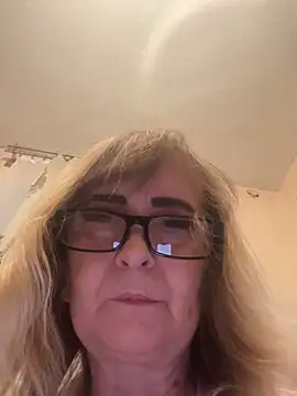 Irina2909xh online show from September 13, 2025, 10:10 pm