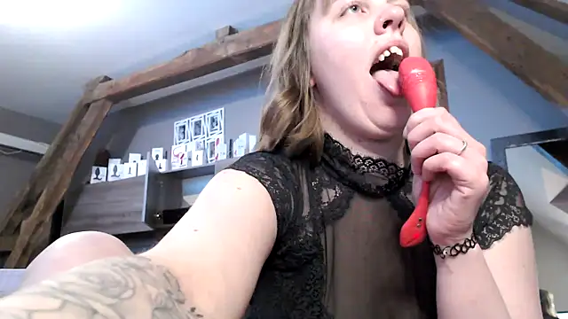MissGirly online show from February 21, 2025, 8:27 pm