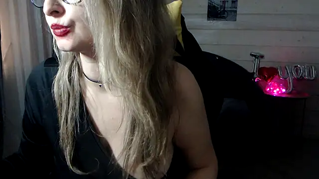 RubiLakros online show from February 25, 2025, 9:37 pm