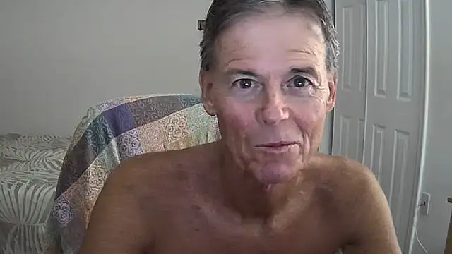 Snapshot of nakeedcowboi65 chatting on October 2, 2025, 9:40 pm nakeedcowboi65 online show from October 2, 2025, 9:40 pm