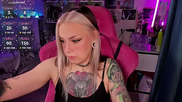 Snapshot of ChloeKohaku chatting on October 13, 2025, 3:30 am ChloeKohaku online show from October 13, 2025, 3:30 am