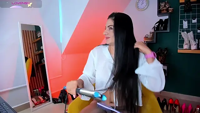 Snapshot of Ashley_leon_ chatting on February 10, 2026, 1:54 pm Ashley leon online show from February 10, 2026, 1:54 pm