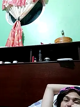 QueenSoreal online show from November 14, 2025, 3:26 pm