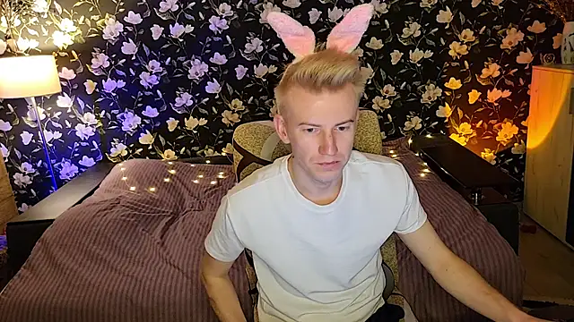 Vuitton online show from April 6, 2026, 5:14 pm