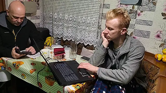 Vuitton online show from April 15, 2026, 6:56 pm