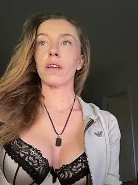 Snapshot of Heidi_Harper chatting on January 21, 2025, 4:16 pm Heidi Harper online show from January 21, 2025, 4:16 pm