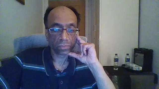 Snapshot of rauncher1 chatting on October 9, 2025, 10:54 pm rauncher1 online show from October 9, 2025, 10:54 pm