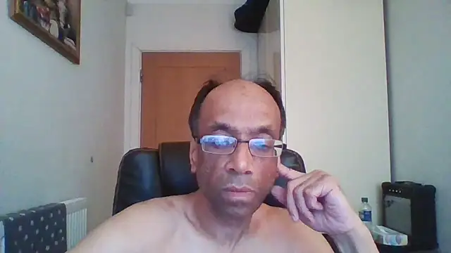 Snapshot of rauncher1 chatting on September 29, 2025, 10:54 am rauncher1 online show from September 29, 2025, 10:54 am