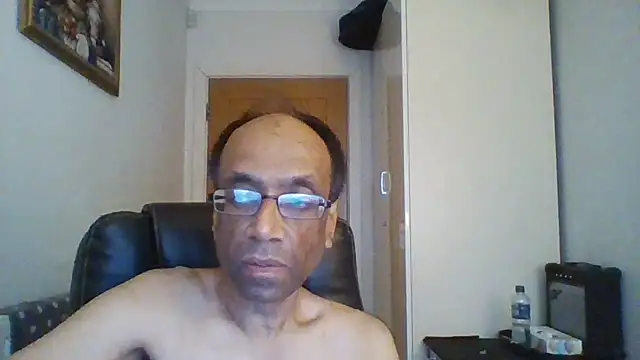 Snapshot of rauncher1 chatting on October 9, 2025, 9:43 am rauncher1 online show from October 9, 2025, 9:43 am