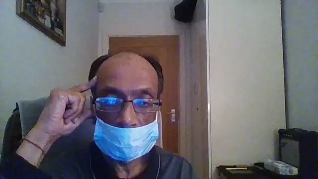 Snapshot of rauncher1 chatting on October 30, 2025, 11:34 pm rauncher1 online show from October 30, 2025, 11:34 pm