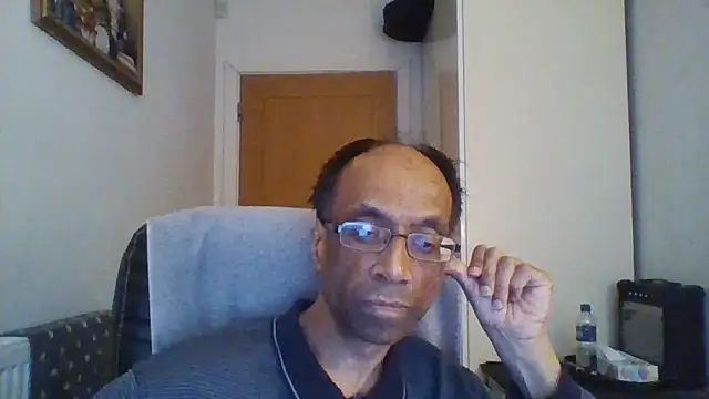 Snapshot of rauncher1 chatting on October 15, 2025, 9:28 am rauncher1 online show from October 15, 2025, 9:28 am