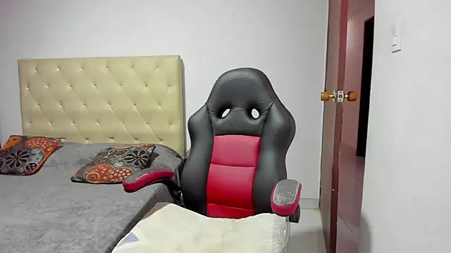 Snapshot of LUISSA_ chatting on September 25, 2025, 12:22 pm LUISSA online show from September 25, 2025, 12:22 pm