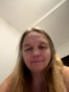 Susanel online show from October 5, 2025, 9:49 pm