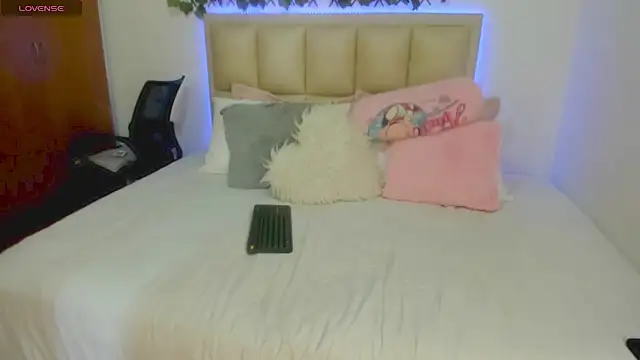 EbonyDream77 online show from July 28, 2026, 8:52 pm