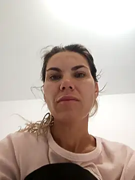 FeliciaKrige online show from December 19, 2025, 9:39 pm