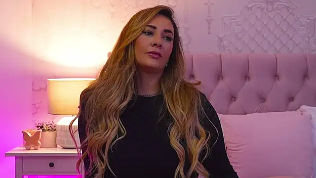 Snapshot of YaaraCollins chatting on November 26, 2025, 7:25 pm YaaraCollins online show from November 26, 2025, 7:25 pm