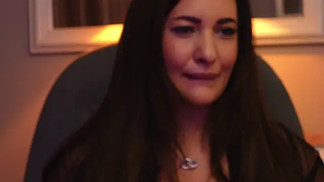 Snapshot of YaaraCollins chatting on October 25, 2025, 6:52 pm YaaraCollins online show from October 25, 2025, 6:52 pm