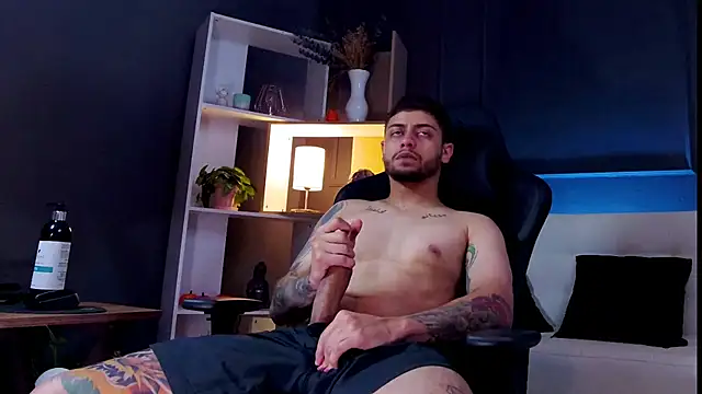 alessandro duty online show from October 15, 2025, 1:59 am