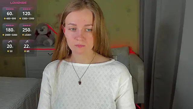 SweetMilkis online show from March 18, 2026, 9:56 am