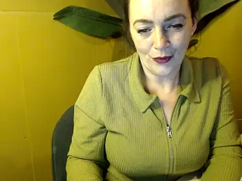 Snapshot of cloe85nl chatting on February 12, 2025, 7:13 pm cloe85nl online show from February 12, 2025, 7:13 pm