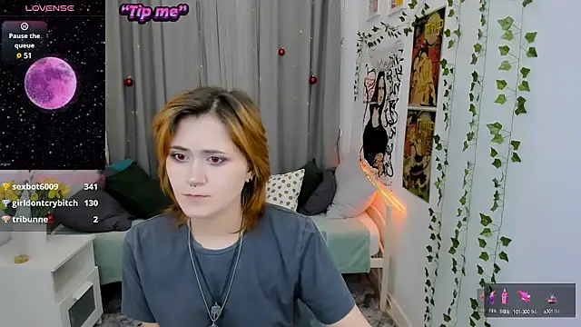Alexa Lexi  online show from January 1, 2025, 11:05 am