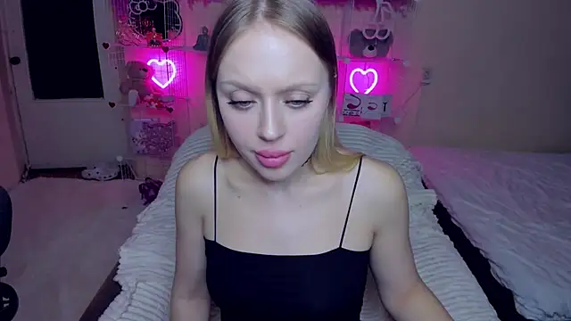 ElinOceanX online show from March 19, 2025, 10:53 pm