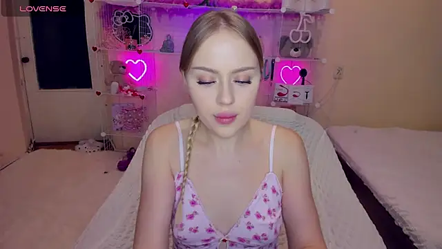 ElinOceanX online show from March 14, 2025, 5:57 pm