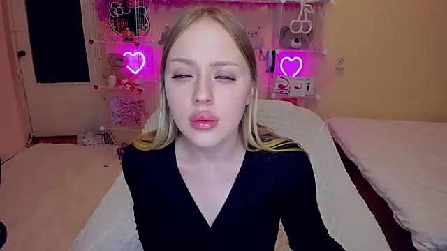 ElinOceanX online show from March 18, 2025, 8:59 pm