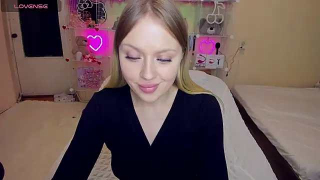 ElinOceanX online show from March 10, 2025, 6:12 pm